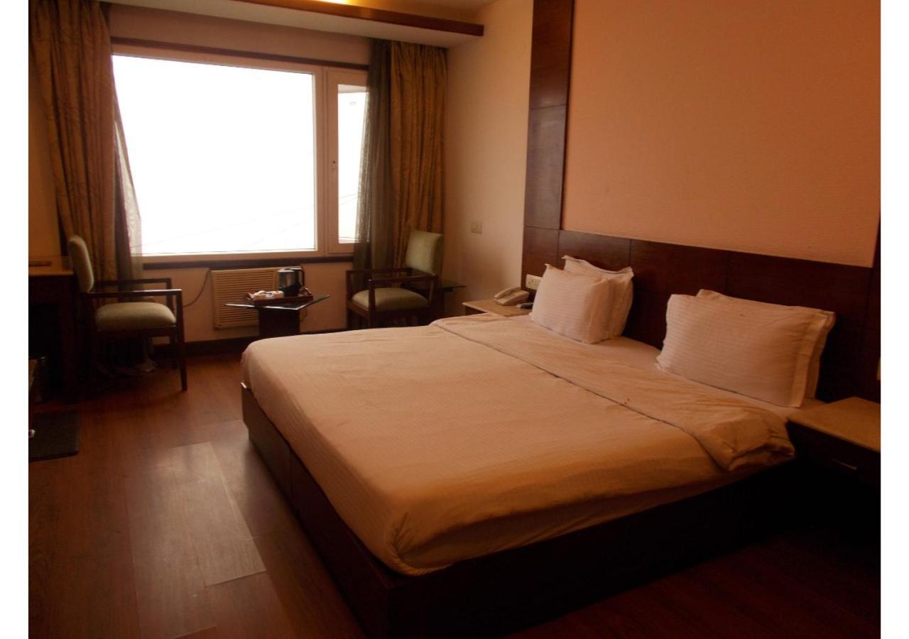 Hotel The Imperial Square Mussoorie Zewnętrze zdjęcie